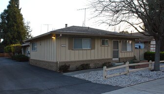 260 Murlagan Ave in Mountain View, CA - Building Photo