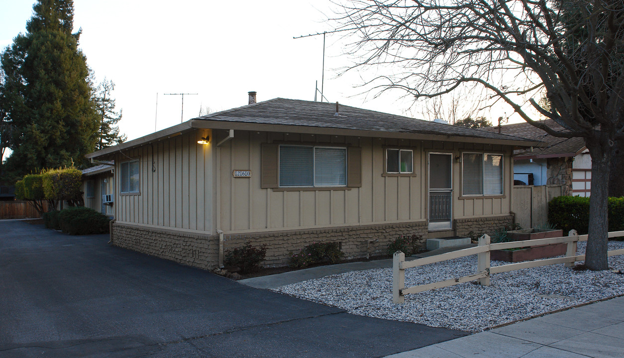 260 Murlagan Ave in Mountain View, CA - Foto de edificio