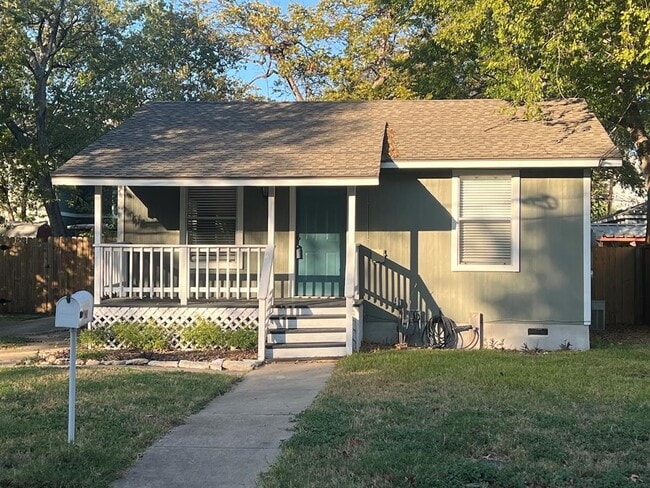 property at 928 E 56th St