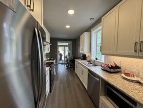 643 Lambert Ave in Nanaimo, BC - Building Photo - Building Photo