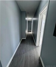 503 E Main St in Bridgeport, CT - Foto de edificio - Building Photo