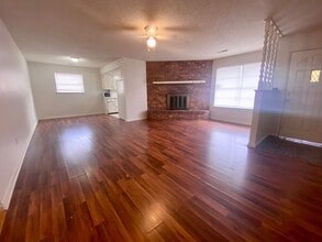 1702 Kimbrough St in Springdale, AR - Building Photo - Building Photo