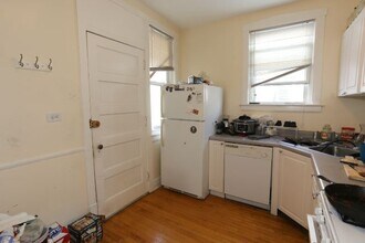 3538 W Grace St, Unit E3 in Chicago, IL - Building Photo - Building Photo