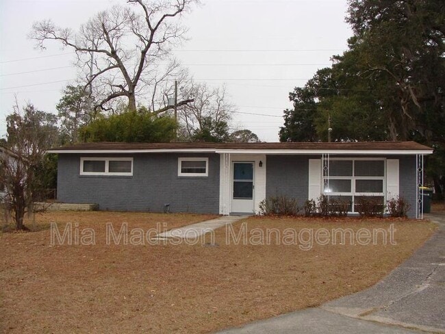 11 Catherine Cir in Savannah, GA - Building Photo - Building Photo