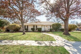 2732 Parkhaven Dr in Plano, TX - Building Photo