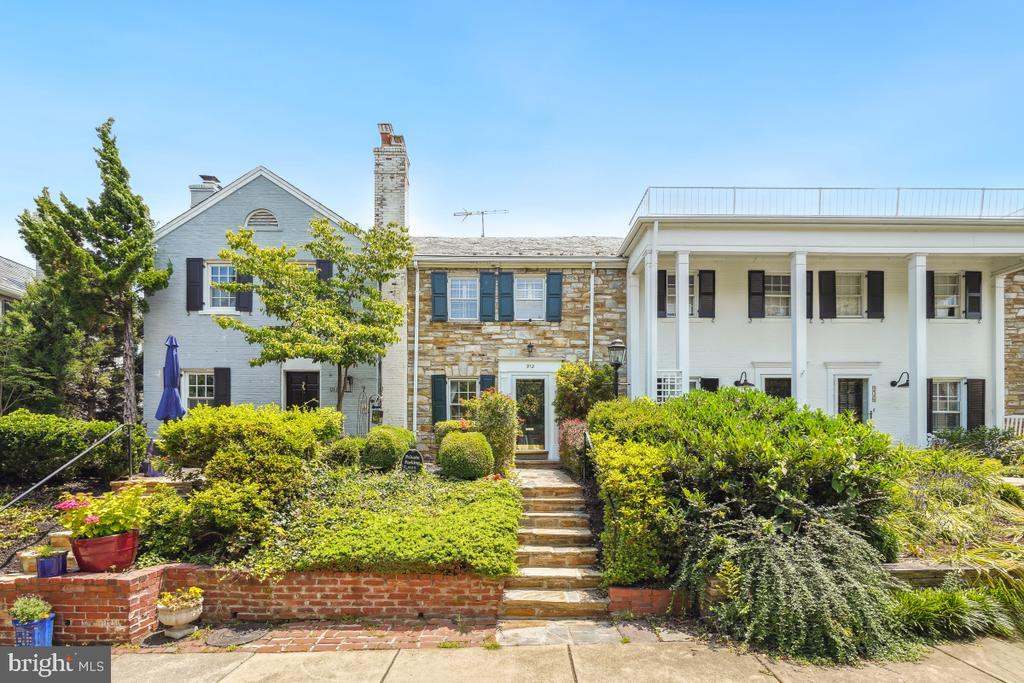 912 S St Asaph St in Alexandria, VA - Building Photo