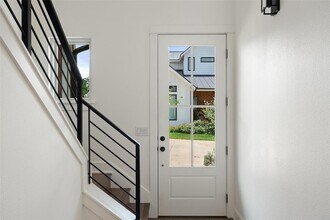 4020 Valley View Rd in Austin, TX - Building Photo - Building Photo