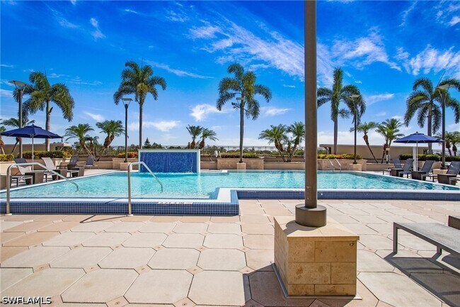 9123 Strada Pl in Naples, FL - Building Photo - Building Photo