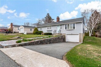 3 Paul Ave in Middletown, RI - Building Photo - Building Photo