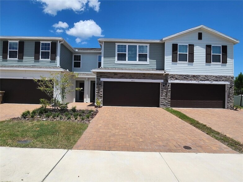 4903 Conifer Cone Dr in Kissimmee, FL - Building Photo