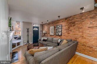 2517 Fleet St in Baltimore, MD - Building Photo - Building Photo