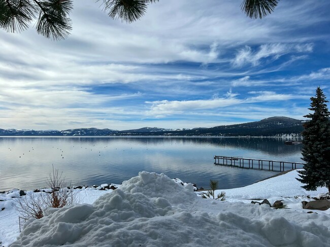 7610 N Lake Blvd in Tahoe Vista, CA - Building Photo - Building Photo