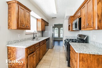 9822 Hughes Ranch Rd in Houston, TX - Building Photo - Building Photo