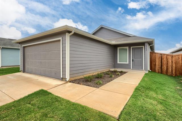 4040 Equestrian Dr in Aubrey, TX - Building Photo