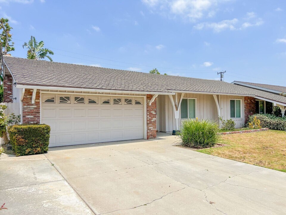 1529 E 19th St in Santa Ana, CA - Building Photo