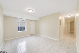 14 Birks Pl-Unit -1 in Newark, NJ - Foto de edificio - Building Photo