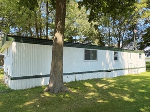 1100 W Locust St in Canton, IL - Building Photo - Building Photo