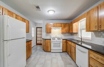 5519 Huisache St in Houston, TX - Building Photo - Building Photo