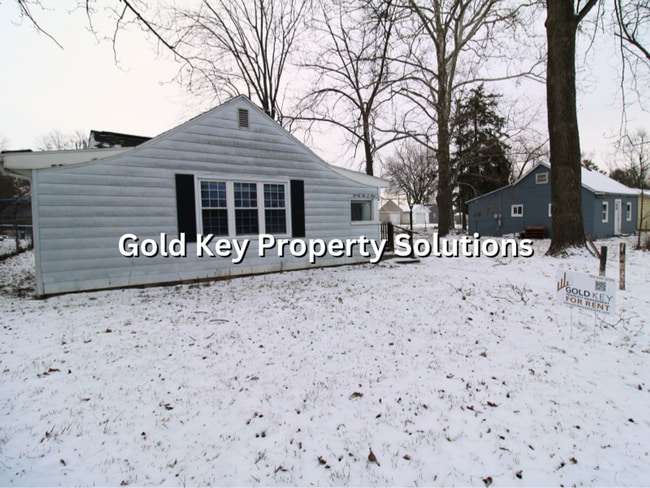 2204 S Waldemere Ave in Muncie, IN - Building Photo - Building Photo