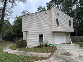2400 Salem Dr in Marietta, GA - Building Photo - Building Photo