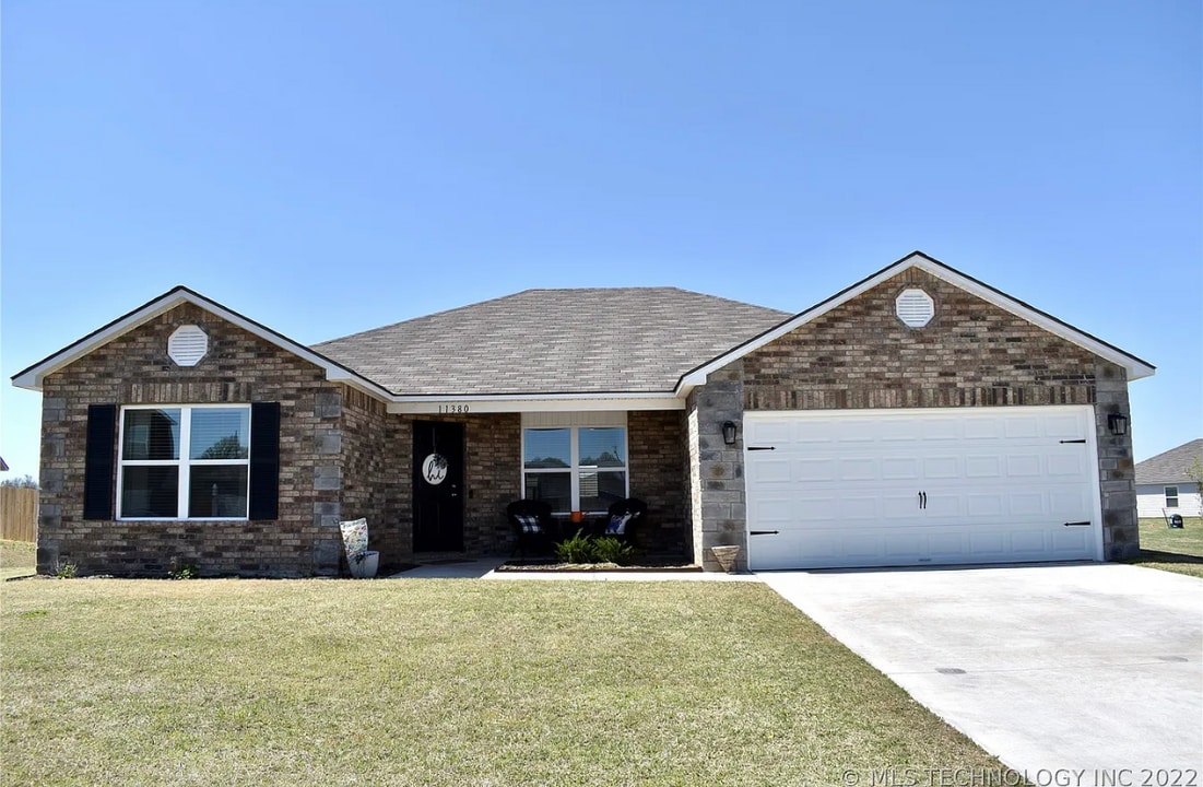 11380 S 238th E Ave in Broken Arrow, OK - Building Photo