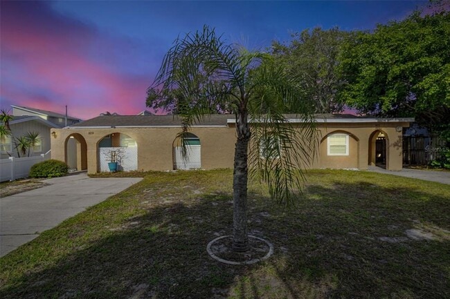 property at 809 Illinois Ave