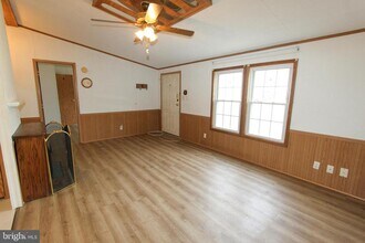931 Jefferson Ave in Charles Town, WV - Building Photo - Building Photo