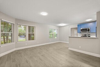 2592 Grassy Point Dr in Lake Mary, FL - Building Photo - Building Photo