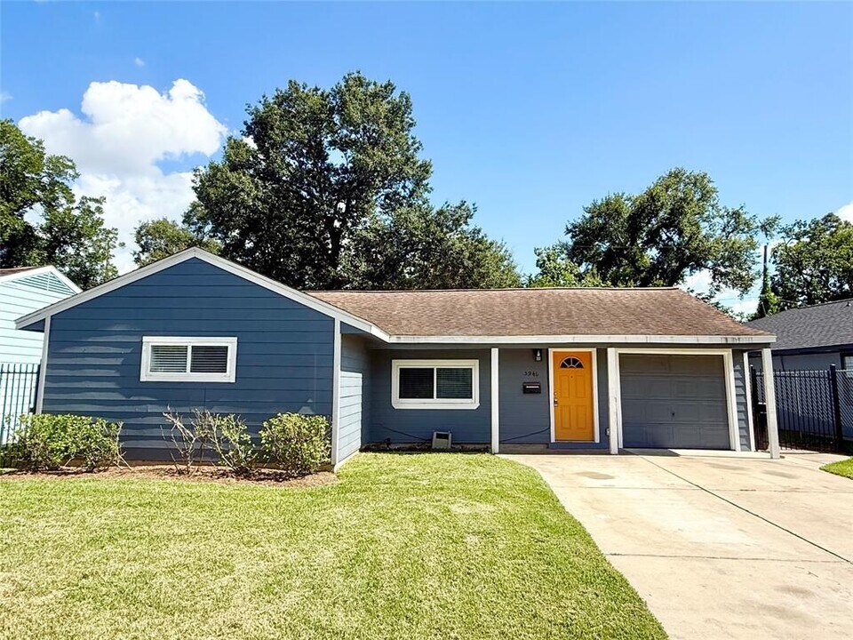 5946 Southmont St in Houston, TX - Building Photo
