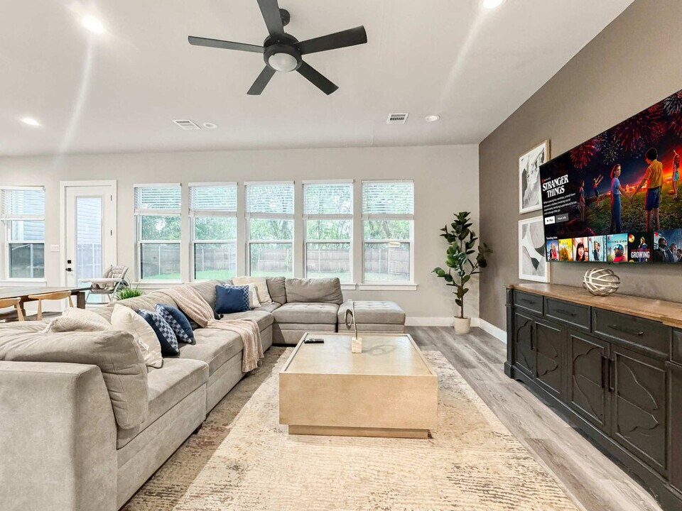 2418 Pennsylvania Ave in Dallas, TX - Building Photo