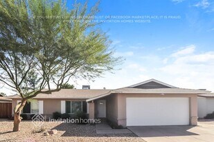 10623 N 49th Ave in Glendale, AZ - Building Photo