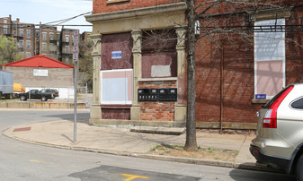 1936-1942 Race St in Cincinnati, OH - Foto de edificio - Building Photo