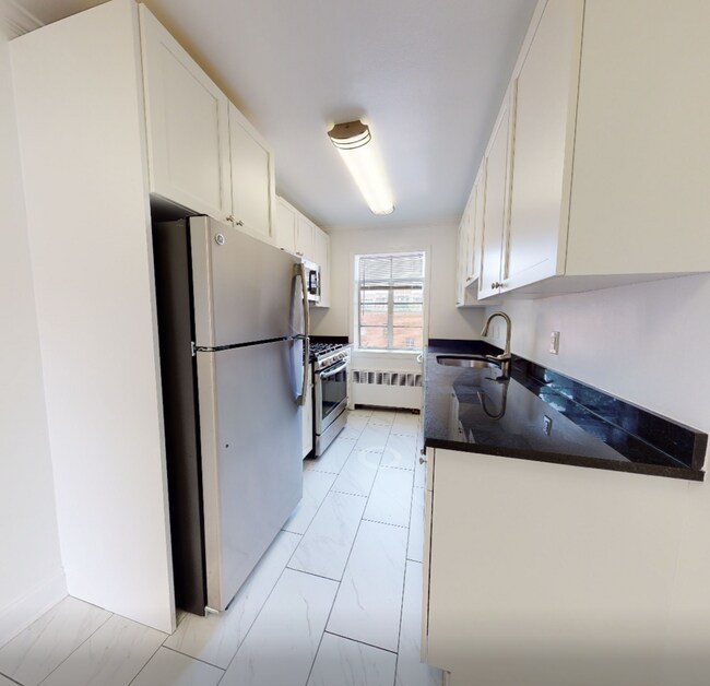 153 Saint Paul St, Unit 86-3 in Brookline, MA - Building Photo - Building Photo