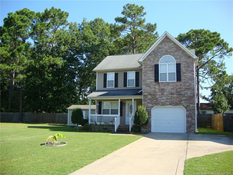 1607 Silver Ridge Ct in Fayetteville, NC - Building Photo