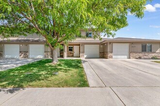 2470 Brookwillow Loop in Grand Junction, CO - Building Photo - Building Photo