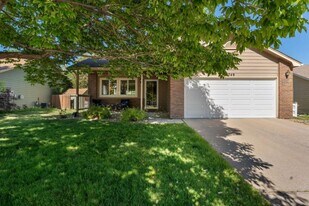 749 Eagle Dr in Loveland, CO - Building Photo