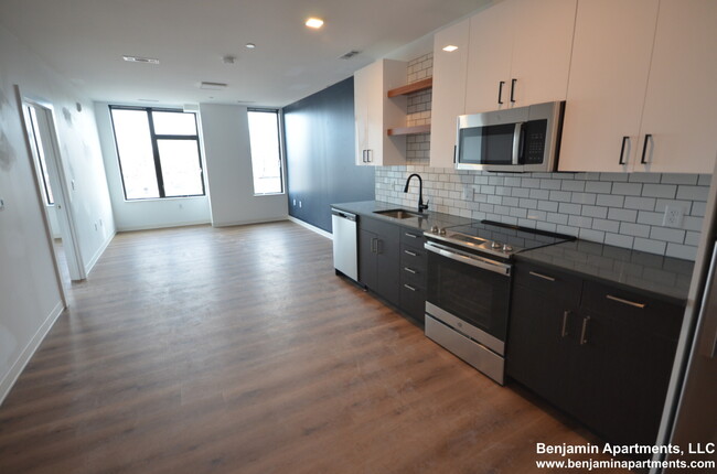 79 Brighton Ave, Unit 1 in Boston, MA - Building Photo - Building Photo