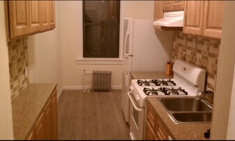 7234 Austin St, Unit 10 in Forest Hills, NY - Building Photo