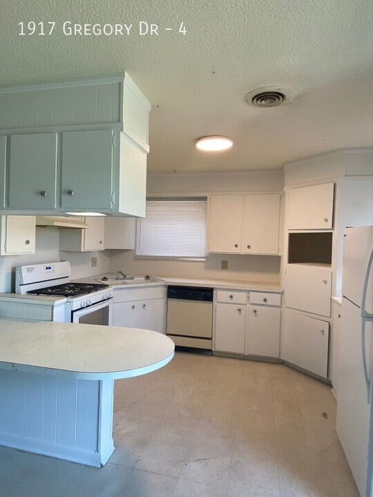 1917 Gregory Dr in Amarillo, TX - Building Photo