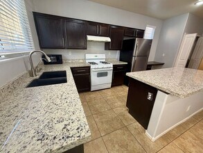 6778 Whipple Wood Way in Las Vegas, NV - Building Photo - Building Photo