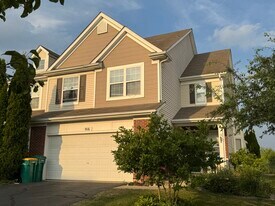 916 Bluebell Cir in Joliet, IL - Building Photo
