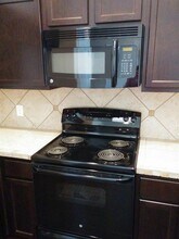 155 Creekside Villa Dr in Kyle, TX - Building Photo - Building Photo