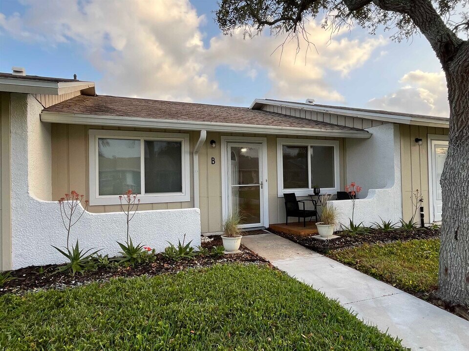 127 Rio Del Mar St in St. Augustine, FL - Building Photo