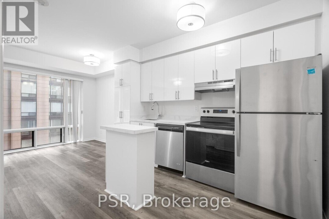 50-650 John St in Toronto, ON - Building Photo