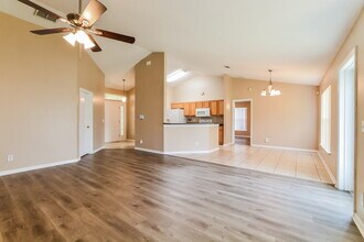 645 Winding Lake Dr in Clermont, FL - Building Photo - Building Photo