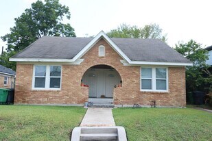 2515 Cleburne St in Houston, TX - Building Photo