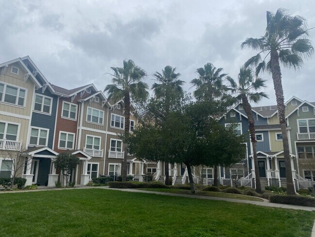 856 Avery Dr in Mountain View, CA - Building Photo - Building Photo