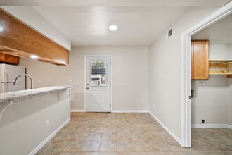 304 S 2nd St in Alvin, TX - Building Photo - Building Photo