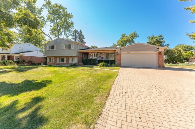 2616 Douglas Dr in Bloomfield Hills, MI - Building Photo - Building Photo