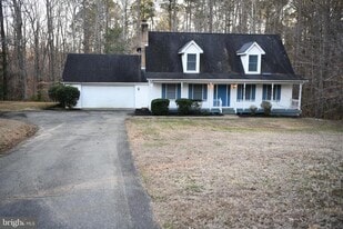 20503 Chestnut Ridge Dr in Leonardtown, MD - Building Photo